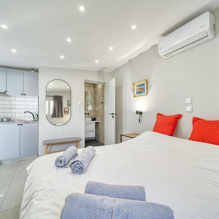 Chic Rooftop Studio W/ Terrace - Near Acropolis Atene Esterno foto