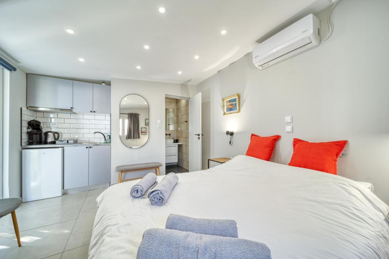 Chic Rooftop Studio W/ Terrace - Near Acropolis Atene Esterno foto