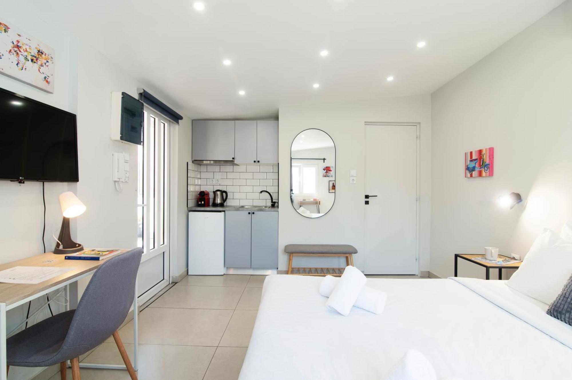 Chic Rooftop Studio W/ Terrace - Near Acropolis Atene Esterno foto
