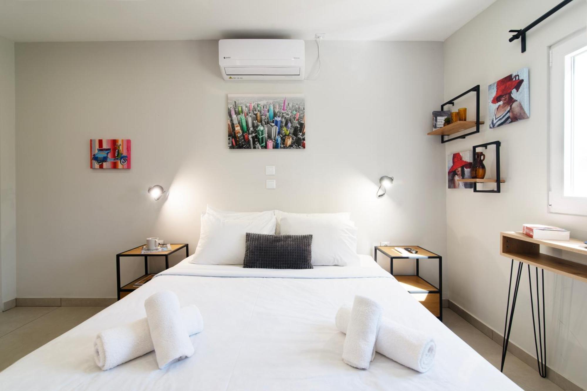 Chic Rooftop Studio W/ Terrace - Near Acropolis Atene Esterno foto